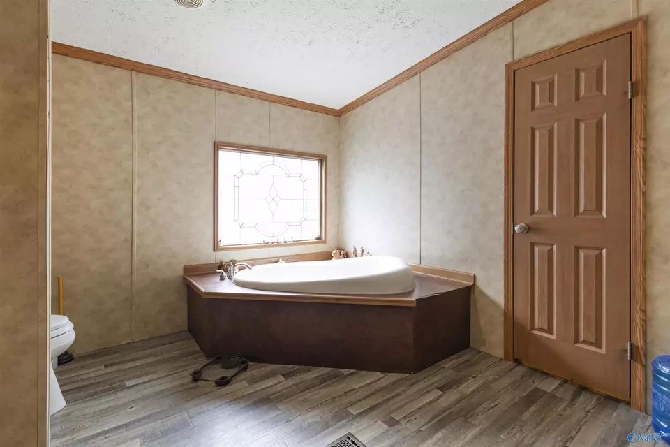 Bath - 702 Lyons Rd, New Hope, AL 35760 photo 1 of 2