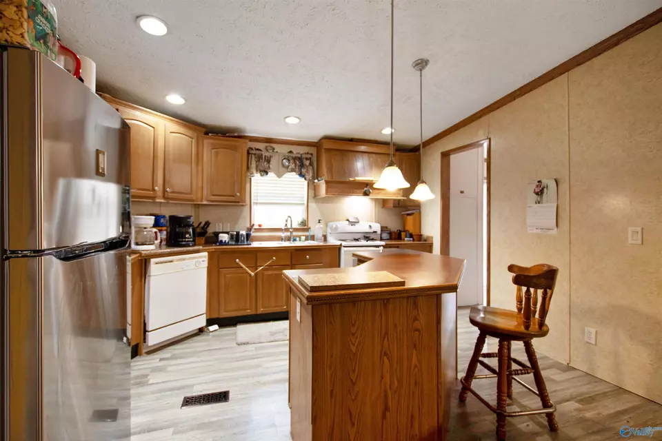 Kitchen - 702 Lyons Rd, New Hope, AL 35760 photo 4 of 4