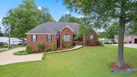 219 Sharp Dr, Gadsden, AL 35903 photo 2