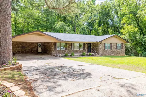 944 E Tomahawk Trl, Gadsden, AL 35901 photo 2