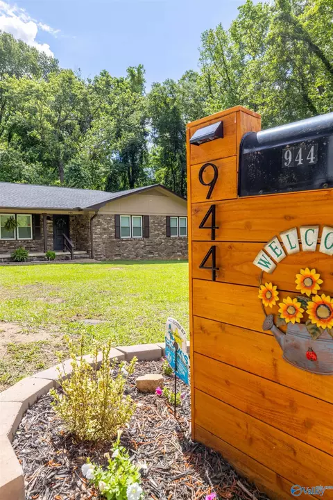 944 E Tomahawk Trl, Gadsden, AL 35901 photo 5