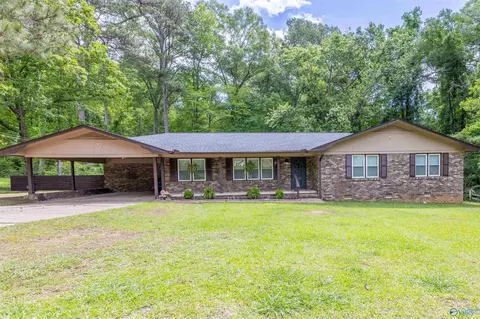944 E Tomahawk Trl, Gadsden, AL 35901 photo 1