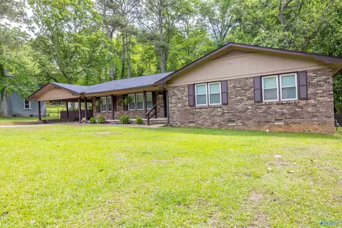 944 E Tomahawk Trl, Gadsden, AL 35901 photo 3