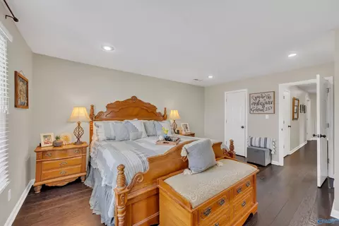 Bedroom - 9176 Turtle Point Dr, Killen, AL 35645 photo 9 of 12