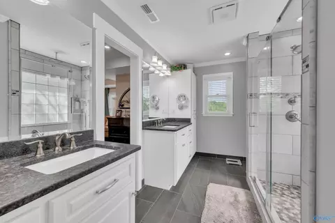 Bath - 9176 Turtle Point Dr, Killen, AL 35645 photo 1 of 5