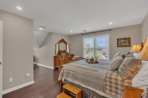 Bedroom - 9176 Turtle Point Dr, Killen, AL 35645 photo 8 of 12