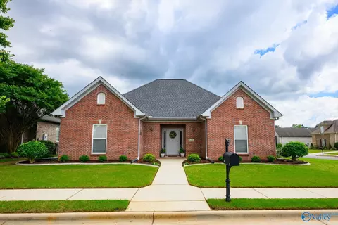 809 Milton Pl, Decatur, AL 35603