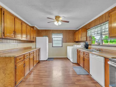 Kitchen - 17441 E Limestone Rd, Athens, AL 35613 photo 1 of 2