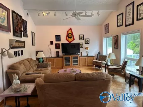 885 Honeycomb Rd, Grant, AL 35747 photo 4