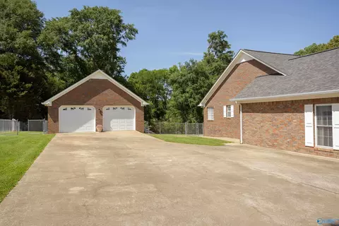 110 Cloverleaf Cir, Killen, AL 35645 photo 30