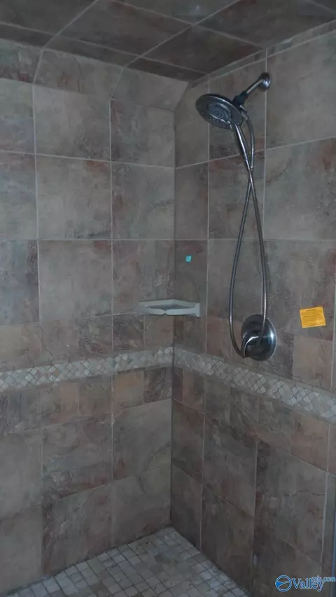 Bath - 708 E 9th St, Anniston, AL 36207 photo 2 of 3
