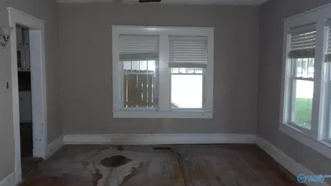 Living - 708 E 9th St, Anniston, AL 36207 photo 4 of 5