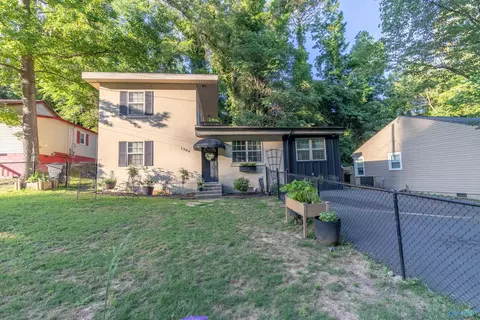 1904 Debow St, Guntersville, AL 35976