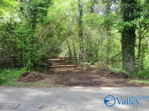 80 Honeycomb Rd, Grant, AL 35747