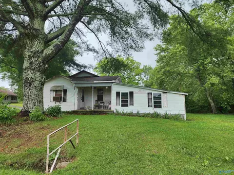 810 Summerville Rd, Boaz, AL 35957 | MLS# 21890022 | 7 Photos - Movoto