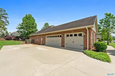 102 Maplebrook Dr, Madison, AL 35756 photo 5