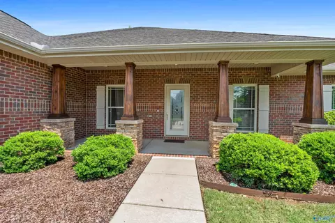 102 Maplebrook Dr, Madison, AL 35756 photo 3