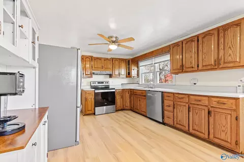 Kitchen - 6435 County Road 31, Killen, AL 35645 photo 1 of 3