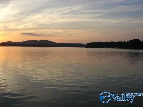 342 Monte Sano Dr, Scottsboro, AL 35769