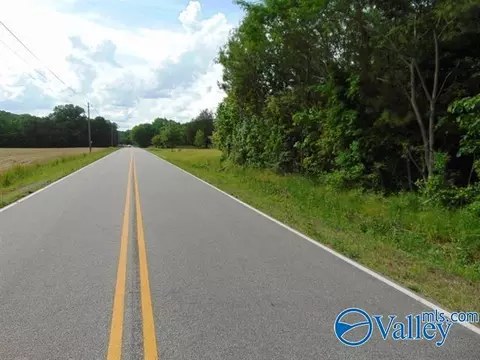 2412 Cherry Tree Rd, Gurley, AL 35748 photo 4