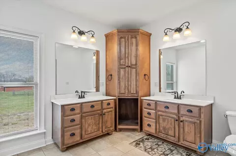 Bath - 495 5th St, Grant, AL 35747 photo 1 of 5