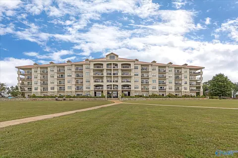 12100 Two Rivers Dr #PH-H, Athens, AL 35611