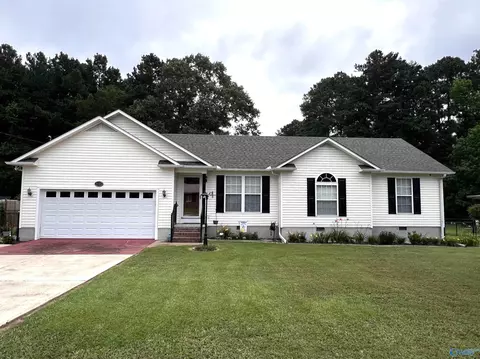 2482 Barnes Dr, Hokes Bluff, AL 35903