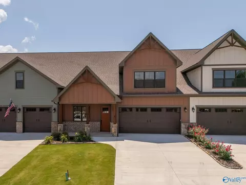 110 Whistling Straits Way, Guntersville, AL 35976