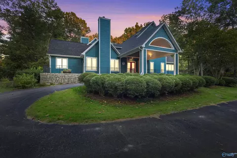 129 Woodland Ter, Moulton, AL 35650