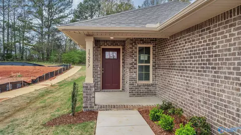 15394 Lapwing Cv, Athens, AL 35611