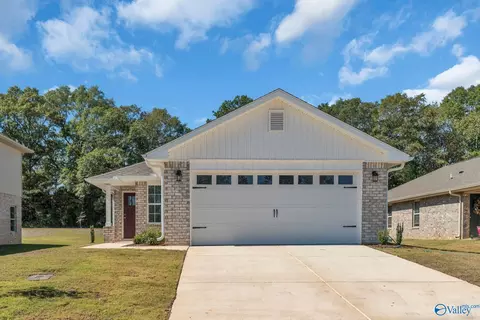 15386 Lapwing Cv, Athens, AL 35611