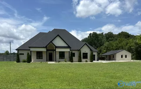 1268 Low Gap Rd, New Hope, AL 35760