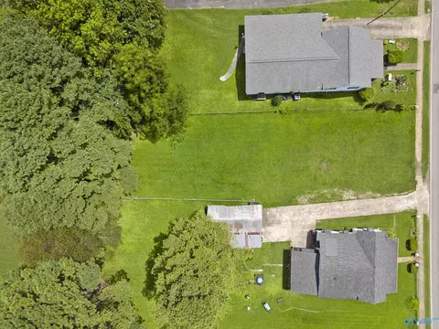 325 Hine St, Athens, AL 35611