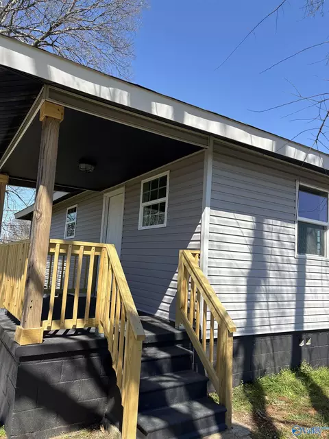 802 Beale St, Florence, AL 35630