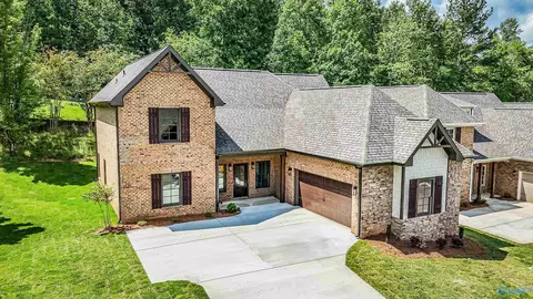 53 Turning Leaf Dr, Union Grove, AL 35175