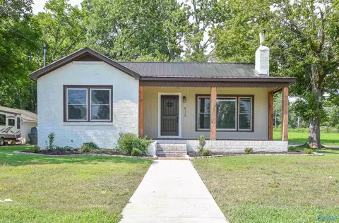 413 Martin St, Scottsboro, AL 35768
