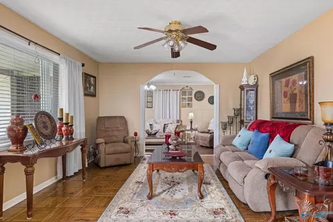 1249 Maple St, Killen, AL 35645 photo 4