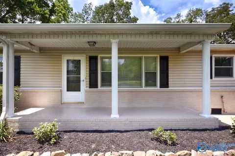 286 Ayers Cir, Grant, AL 35747 photo 4