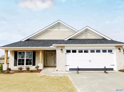 109 Sidney Ruth Dr, New Market, AL 35761