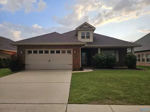 409 Mossyleaf Dr, Huntsville, AL 35824