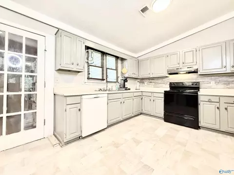 Kitchen - 89 Bell Dr, Trinity, AL 35673 photo 2 of 5