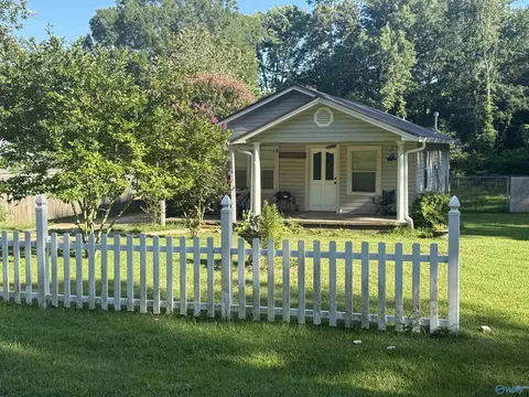 304 Albany Ave, Gadsden, AL 35903