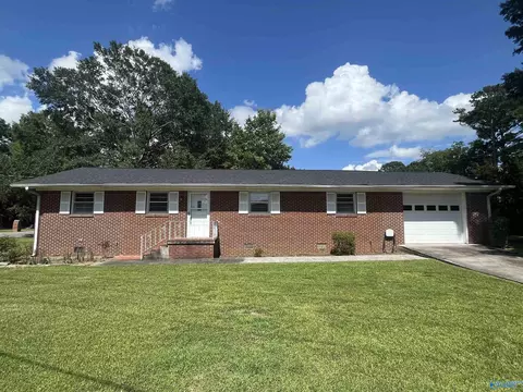 1800 Smith St, Hartselle, AL 35640