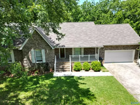 194 Bartee Rd, Laceys Spring, AL 35754