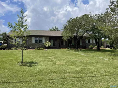 6 Penny Ln, Albertville, AL 35950
