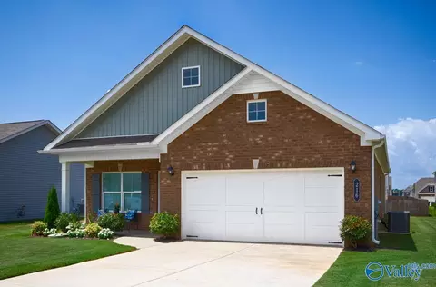 216 Fairbrook Dr, New Market, AL 35761