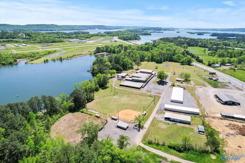  140 Claysville School Rd, Guntersville, AL 35976 photo 3