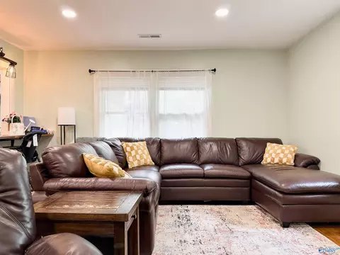 Living - 252 N Greenway Dr, Trinity, AL 35673 photo 2 of 3