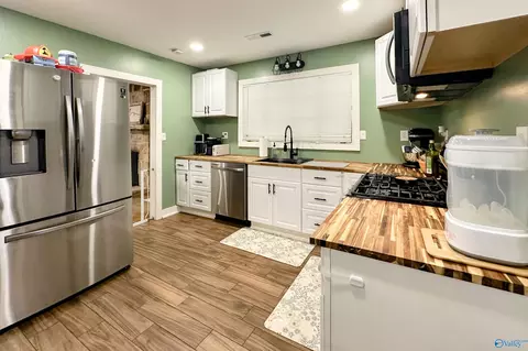 Kitchen - 252 N Greenway Dr, Trinity, AL 35673 photo 1 of 7