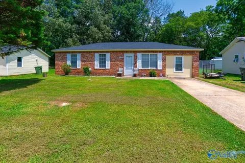 3208 Delia Ln, Huntsville, AL 35810